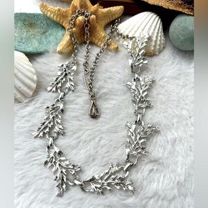 Vintage✨ 1950s Leaf Design Necklace